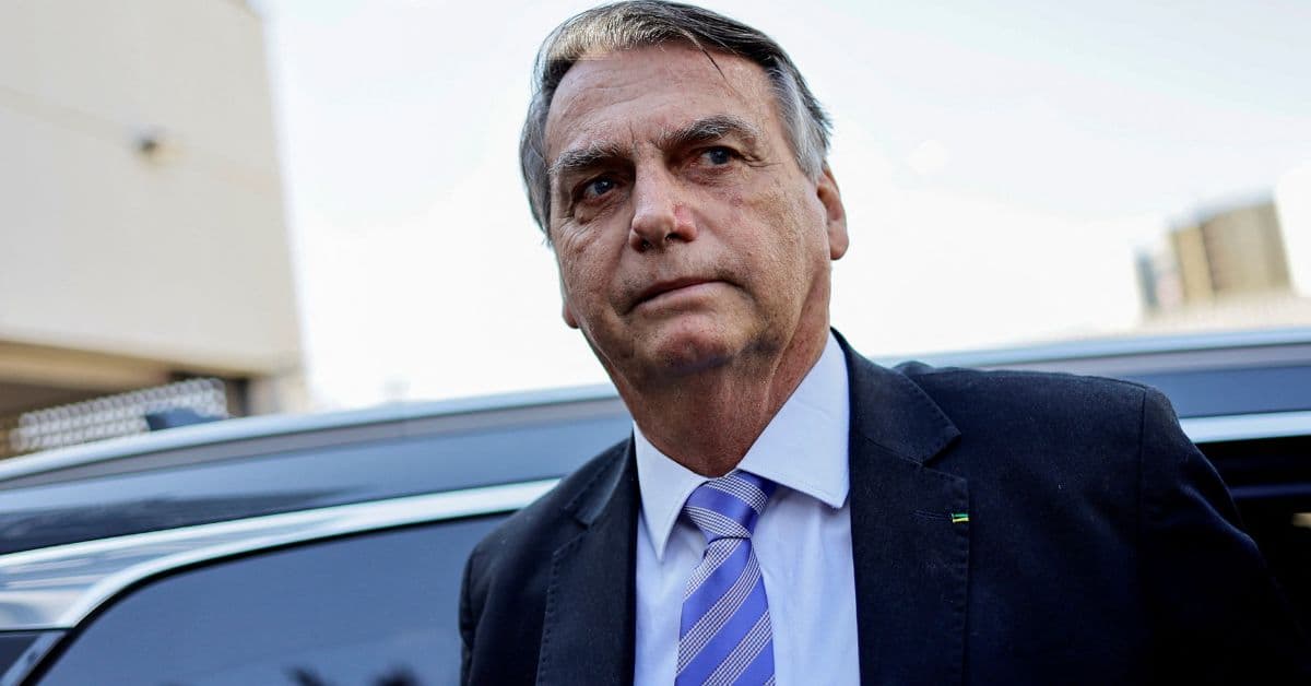 Bolsonaro é indiciado pela PF sob suspeita de falsificação em cartão de vacinas