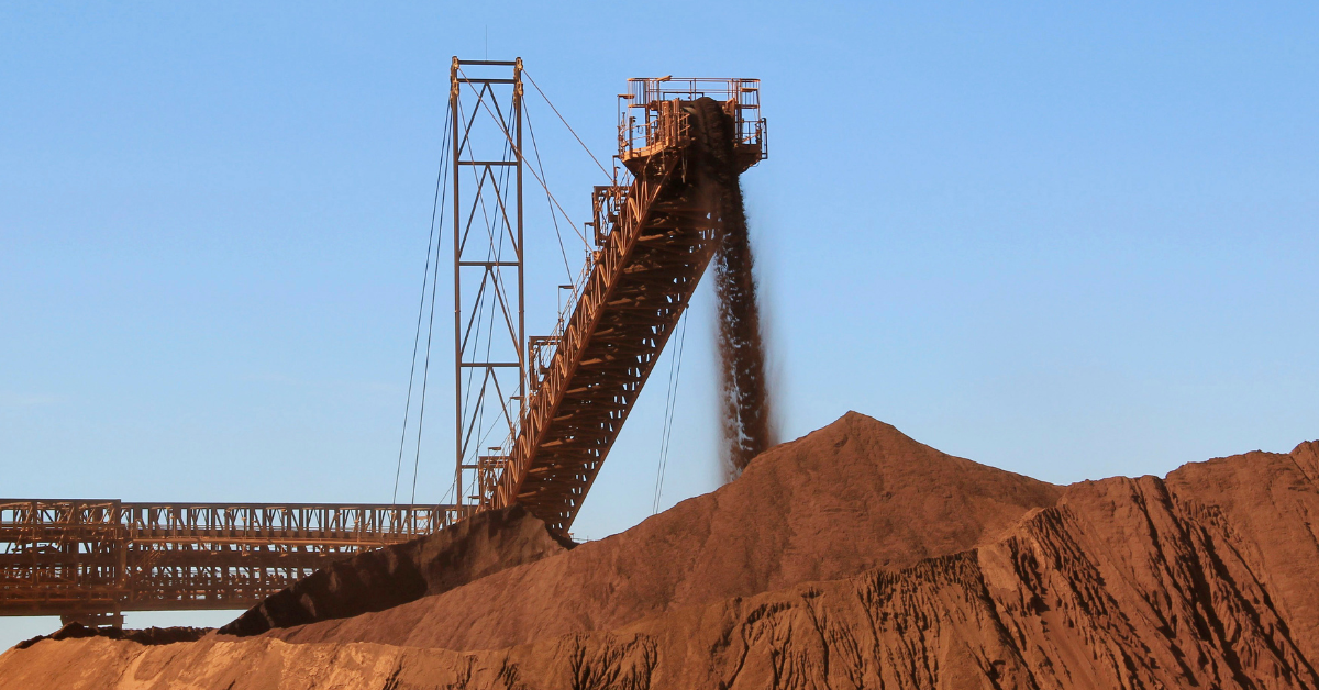 Minério de ferro amplia ganhos em Dalian com esperanças de melhora da demanda da China