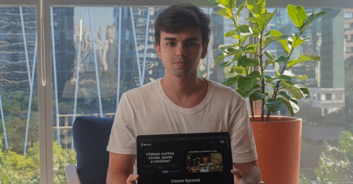 Mineiro de 21 anos que criou plataforma de IA para viralizar vídeos fatura R$ 700 mil por mês