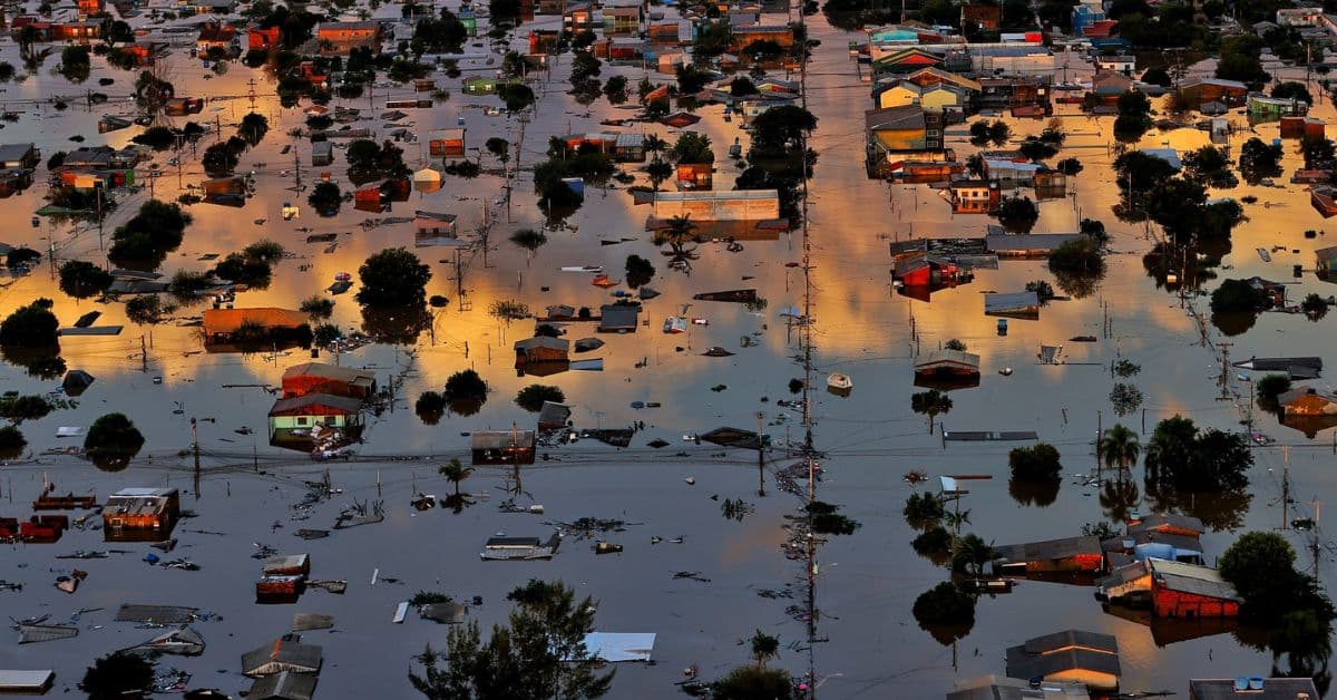 Por que moradores do Rio Grande do Sul afetados pelas enchentes podem ter dificuldades para obter indenização das seguradoras?