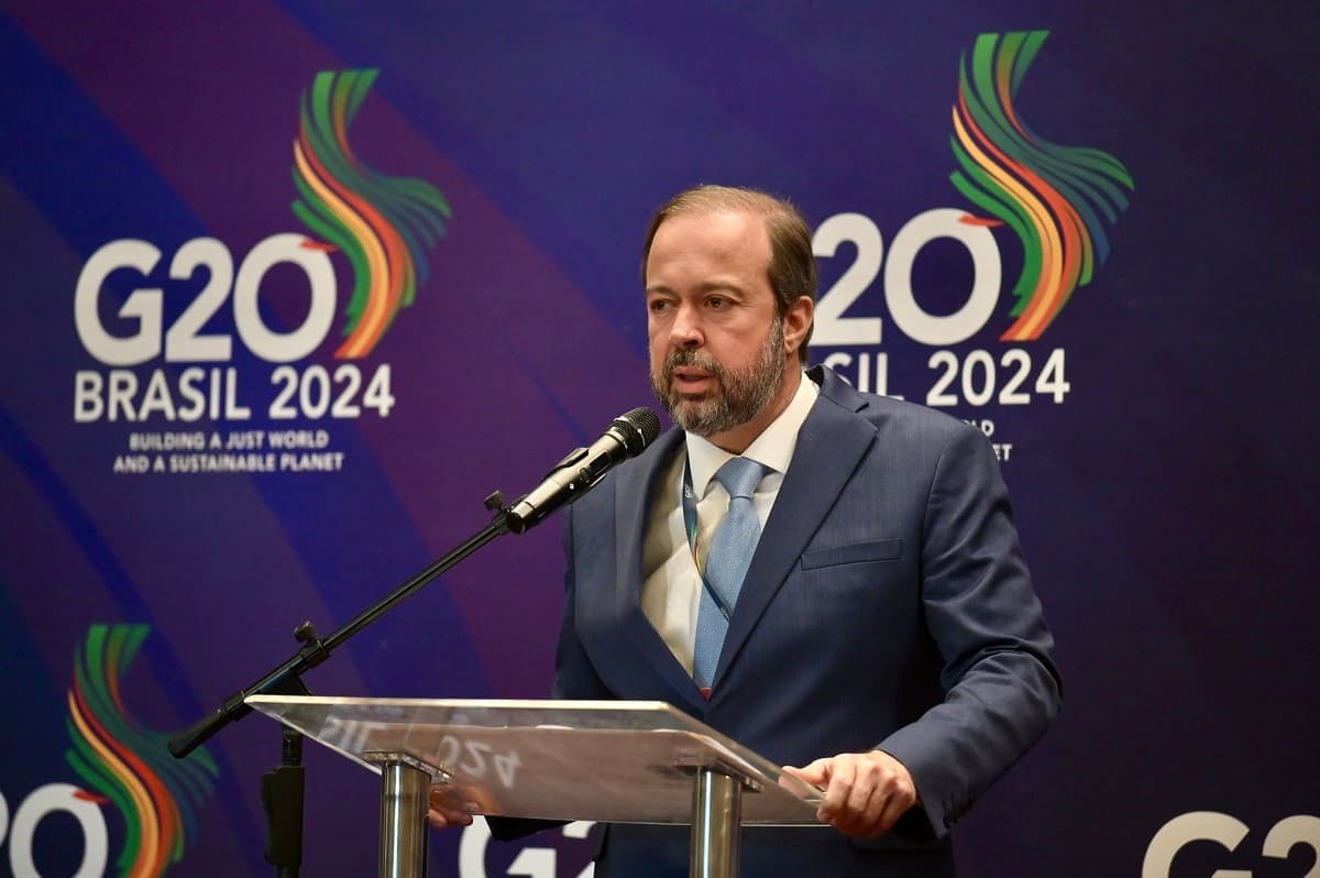 Brasil pode liderar discussões da transição energética, diz Silveira em reunião do G20 em BH
