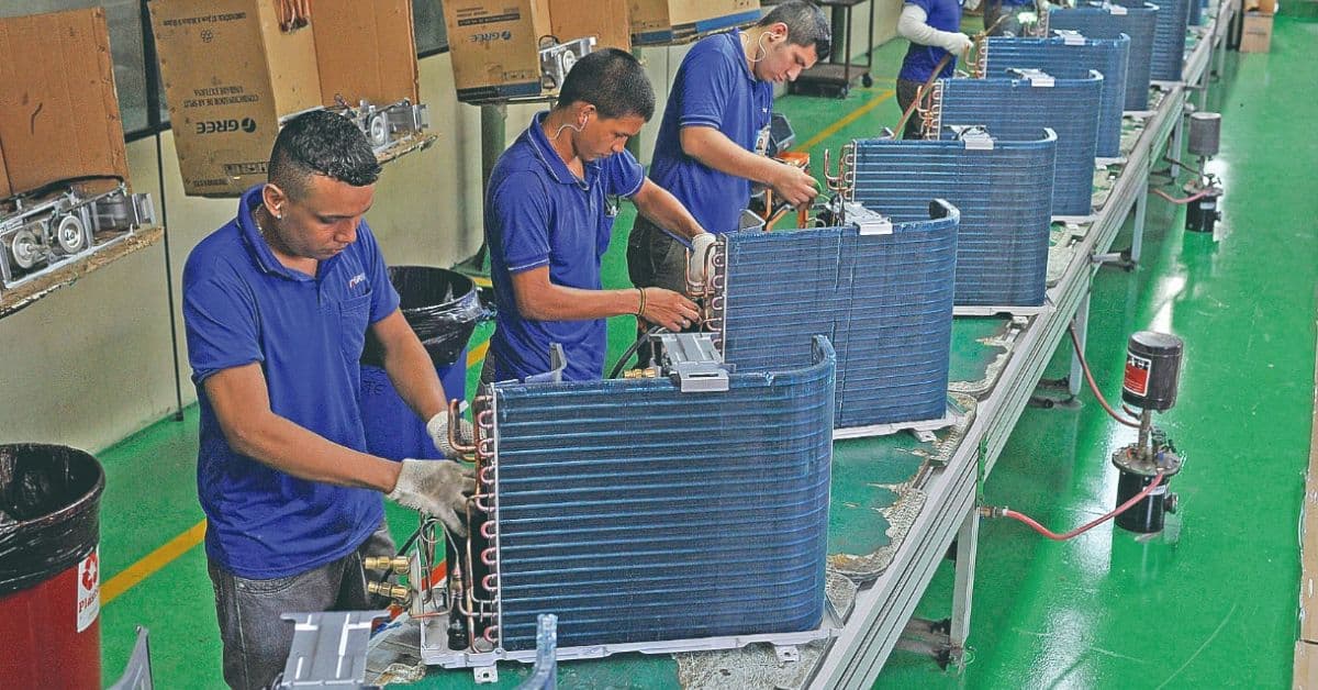 Setor industrial tem produção e faturamento em alta no Brasil