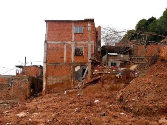 Área atingida pelas chuvas em Juiz de Fora onde famílias recebem o Auxílio-Reconstrução