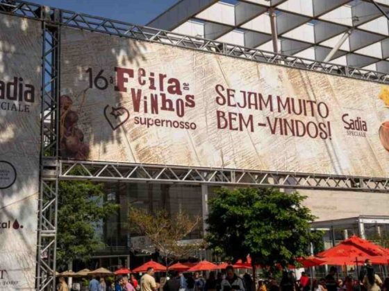Feira de vinhos em BH na Praça da Filarmônica, no Barro Preto, em Belo Horizonte.