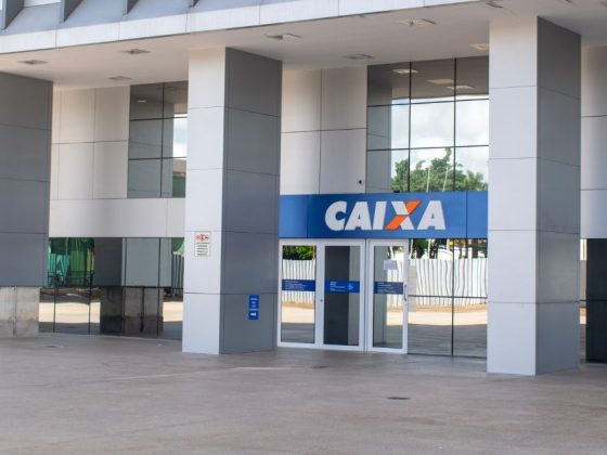 Fachada da Caixa Econômica Federal, instituição prejudicada em R$ 195 mil por invasão de conta GOV.BR em Montes Claros