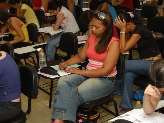 estudantes se inscrevendo no Prouni 2026