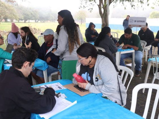 Candidatos participam de entrevistas em vagas de emprego em Uberlândia durante edição do Sine no Cras Pequis