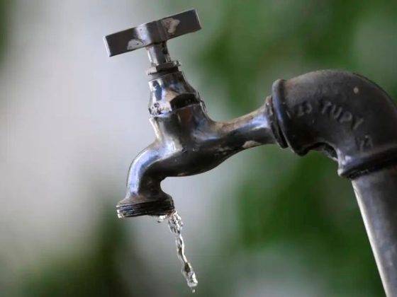 Torneira com pouca água em BH após rompimento de adutora da Copasa