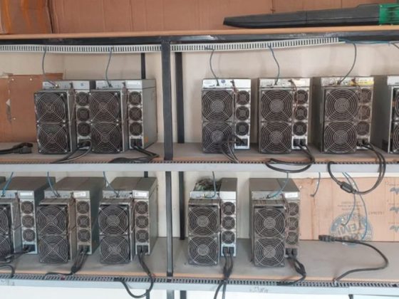 Equipamentos de mineradora de bitcoin apreendidos pela PM em ferro-velho no bairro Calafate, em Belo Horizonte