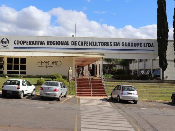 Sede da Cooxupé em Guaxupé (MG), cooperativa que vai devolver R$ 622 milhões de Funrural a produtores de café.
