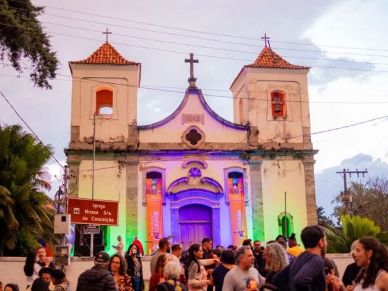 Pessoas reunidas no Festival Uaimií.
