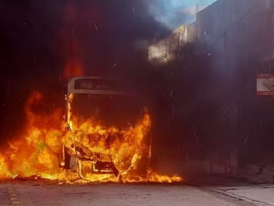 Incêndio em ônibus no centro de Montes Claros