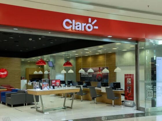 Fachada da operadora Claro no JundiaíShopping, em Jundiaí