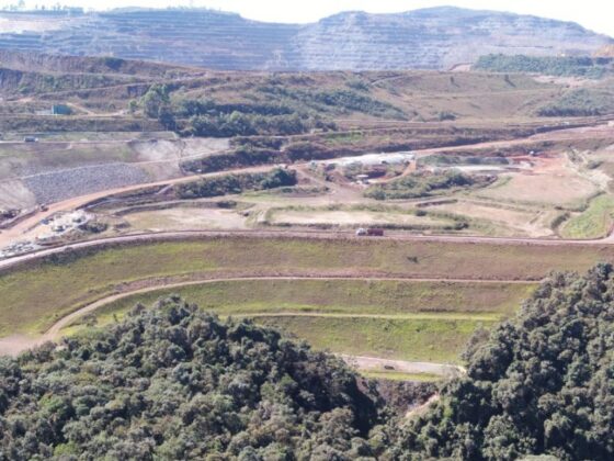 Vista aérea das barragens da Mina de Águas Claras, em Nova Lima, onde será realizado o simulado de emergência de barragens em 22 bairros da região.