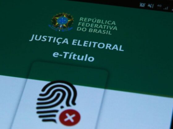 E-Título aberto na tela de um celular.