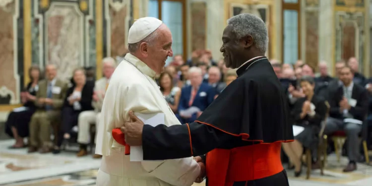 Papa e Cardeal Peter Turkson