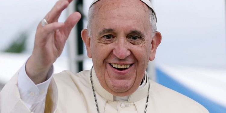 Papa Francisco sorrindo