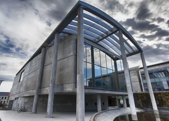 Prefeitura na capital da Islândia (Reprodução/Getty Images)