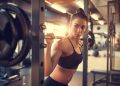 Mulher treinando
