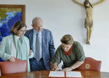 Lula anunciando posse