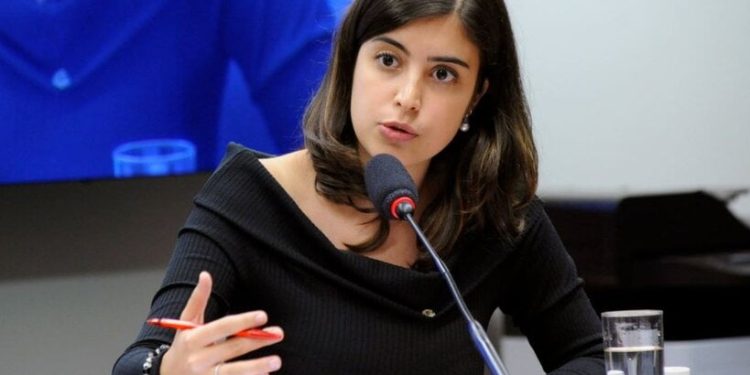 Tabata Amaral