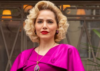 garota do momento zélia