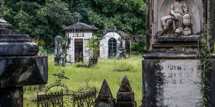 Cemitério