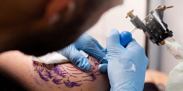 fazer tatuagem
