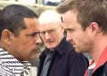 Raymond Cruz, Bryan Cranston e Aaron Paul no set de 'Breaking Bad' (Foto: Divulgação)