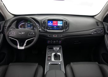 caoa chery interior carro