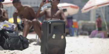 caixa de som praia