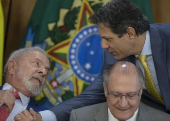 Lula, Haddad e Alckmin (Foto:
Joédson Alves/Agência Brasil)