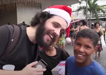Meme "Valeu, Natalina" surgiu a partir de vídeo gravado pelo humorista Diego Defante (Foto: Reprodução/YouTube)