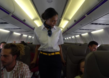 aeromoça companhia áerea