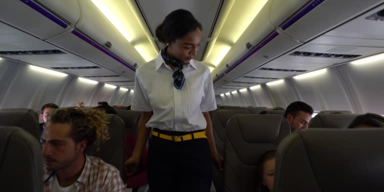 aeromoça companhia áerea