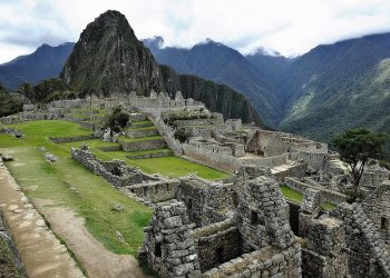 Machu Picchu, cidadela inca no alto da Cordilheira dos Andes, no Peru (Imagem de Georges Gatto por Pixabay)