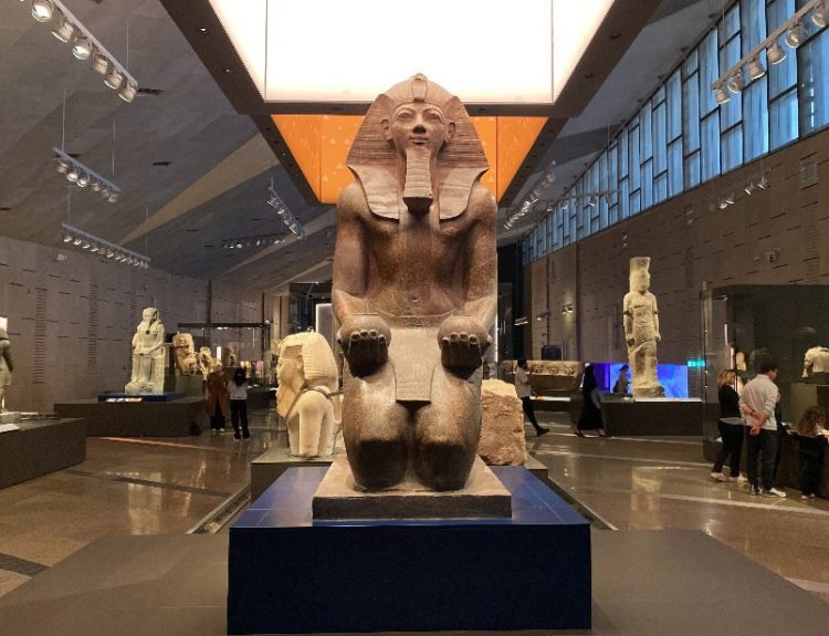 Maior museu do mundo é inaugurado com acervo histórico que inclui itens ...