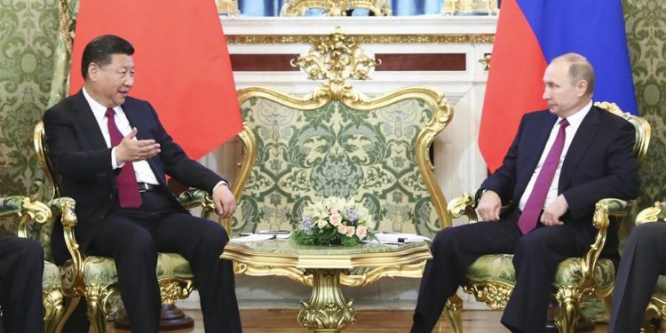 Xi Jinping e Vladimir Putin em 2017 (Foto: Xinhua/Xie Huanchi)