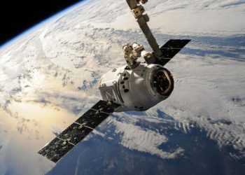 Satélite passa por um processo de reentrada na Terra (Imagem: SpaceX/Divulgação)