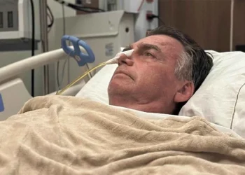 O ex-presidente Jair Bolsonaro durante internação no último mês de dezembro (Imagem: Reprodução/Instagram)