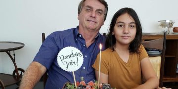 Presidente Jair Bolsonaro e a caçula Laura (Foto: Reprodução/Instagram)