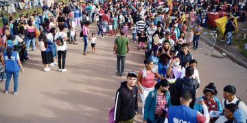 Migrantes venezuelanos sendo atendidos pela Operação Acolhida (Foto: Gema Cortes / OIM)