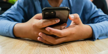 celular adolescente 16 anos