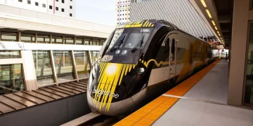 O Brightline vai de Orlando a Miami e tem duas categorias de vagões
(Foto: Divulgação)
