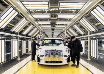 geely fabrica carro