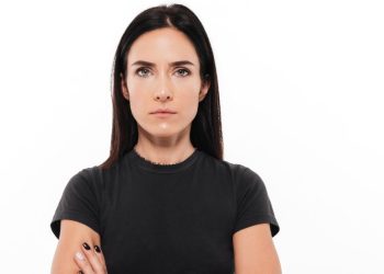 pessoa olhando nos olhos