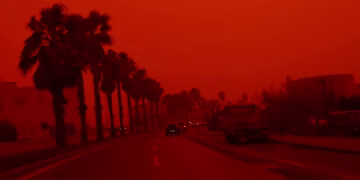 tempestade grécia céu vermelho Névoa de poeira laranja