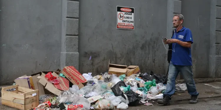 lixo rua brasil sujo coleta