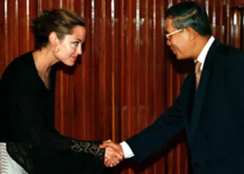 angelina jolie selva camboja