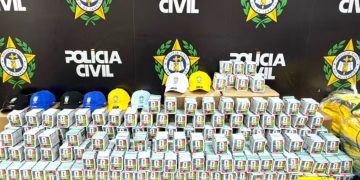figurinhas copa falsificadas
